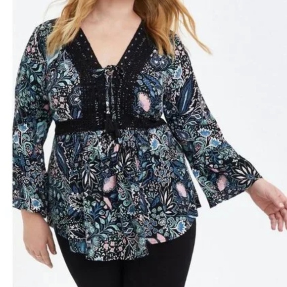 Torrid Babydoll Gauze Crochet Trim boho Lace-Up Top size 2 - Picture 1 of 9